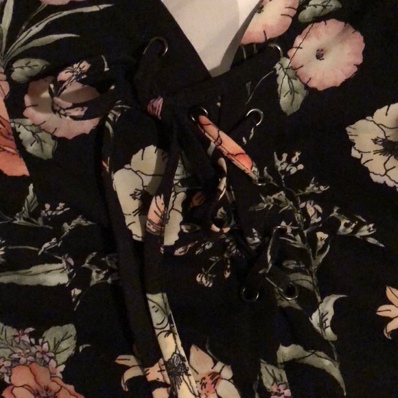 Cute floral romper! - Picture 2 of 3